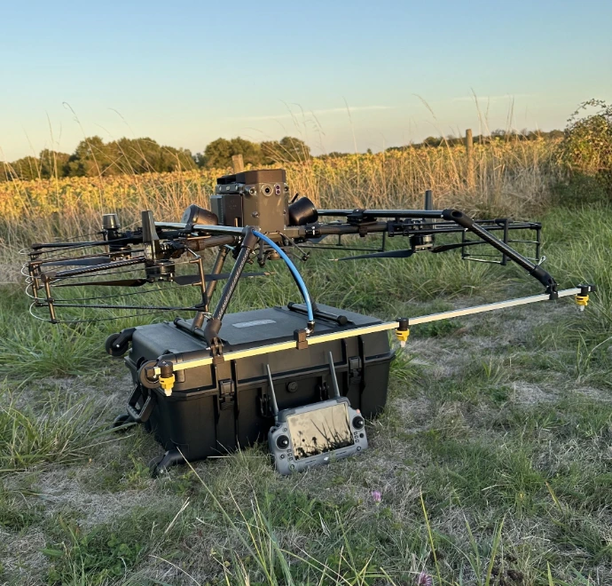 drone agricole, agriculture de précision, drone pulvérisation, drone professionnel agricole, UAV agriculture, drone traitement cultures, technologie agricole, inspection agricole par drone, drone intelligent, cartographie agricole, drone champ agricole, innovation agriculture